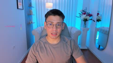 Snapshot of timothy_jones1 chatting on June 2, 2:13 am timi jones online show from June 2, 2:13 am