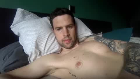 timvanluyten2109 online show from April 1, 9:32 am