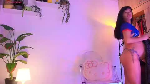 Snapshot of tina_wild_ chatting on July 5, 3:02 am Tina Wild online show from July 5, 3:02 am