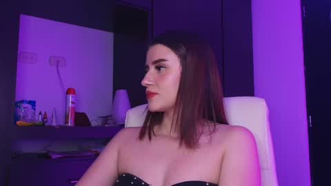 Tina  online show from May 18, 4:07 am
