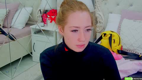 Snapshot of tinabrook chatting on October 7, 4:09 am Tina online show from October 7, 4:09 am