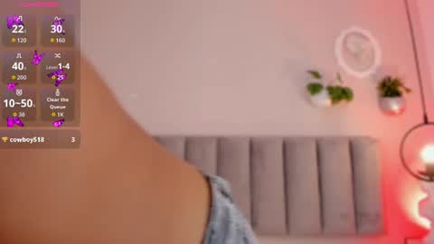 Snapshot of tinacurly chatting on June 16, 9:06 pm Tina online show from June 16, 9:06 pm
