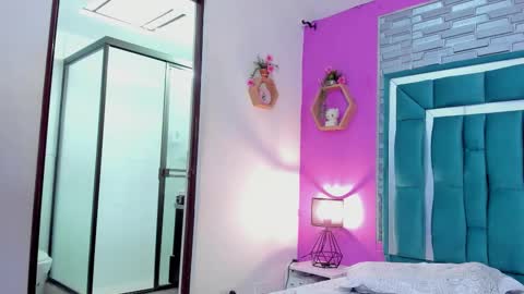 Tina online show from March 18, 8:12 pm