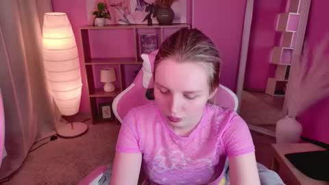 tinasiner online show from November 24, 2:17 pm