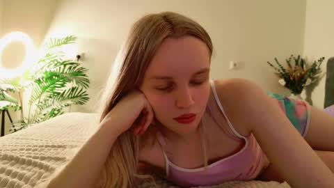tinasiner online show from April 26, 3:42 pm