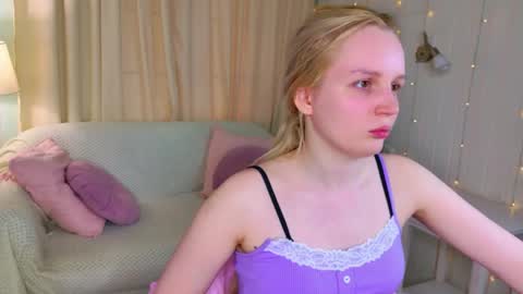 tinasiner online show from May 7, 3:50 pm