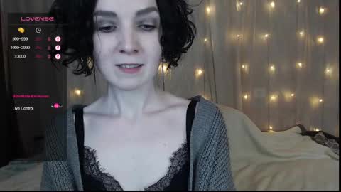 Snapshot of tinawincee chatting on December 8, 7:47 am Tina online show from December 8, 7:47 am