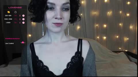 Snapshot of tinawincee chatting on December 13, 5:27 am Tina online show from December 13, 5:27 am