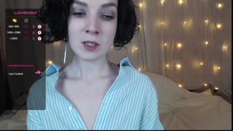 Snapshot of tinawincee chatting on December 15, 8:30 am Tina online show from December 15, 8:30 am