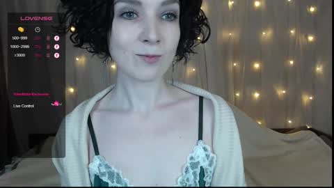 Snapshot of tinawincee chatting on December 16, 4:55 am Tina online show from December 16, 4:55 am