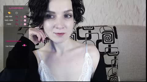 Snapshot of tinawincee chatting on February 26, 9:10 am Tina online show from February 26, 9:10 am