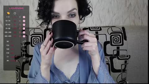 Snapshot of tinawincee chatting on March 7, 5:51 am Tina online show from March 7, 5:51 am
