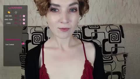 Snapshot of tinawincee chatting on September 13, 5:07 am Tina online show from September 13, 5:07 am