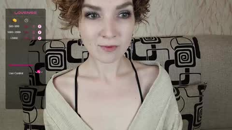 Snapshot of tinawincee chatting on September 29, 4:17 am Tina online show from September 29, 4:17 am