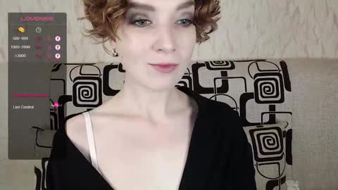 Snapshot of tinawincee chatting on October 12, 4:55 am Tina online show from October 12, 4:55 am