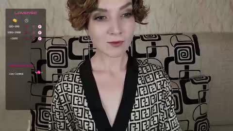 Snapshot of tinawincee chatting on October 24, 5:04 am Tina online show from October 24, 5:04 am