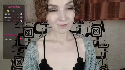 Snapshot of tinawincee chatting on November 7, 6:13 am Tina online show from November 7, 6:13 am