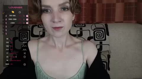 Snapshot of tinawincee chatting on July 2, 5:02 am Tina online show from July 2, 5:02 am