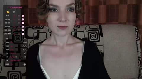 Snapshot of tinawincee chatting on July 26, 4:42 am Tina online show from July 26, 4:42 am