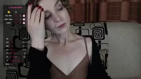 Snapshot of tinawincee chatting on August 2, 4:55 am Tina online show from August 2, 4:55 am