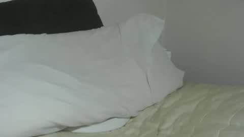 Snapshot of tinaxxxpetite chatting on January 15, 1:34 am Tina online show from January 15, 1:34 am