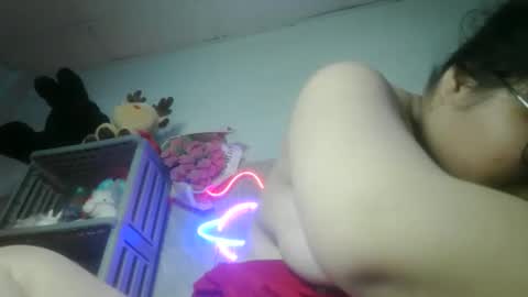 tini_bei online show from April 27, 4:16 pm