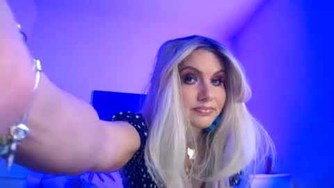 tinkerbell822 online show from February 16, 8:54 am