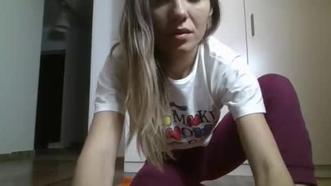 tinna21 online show from April 29, 8:15 pm