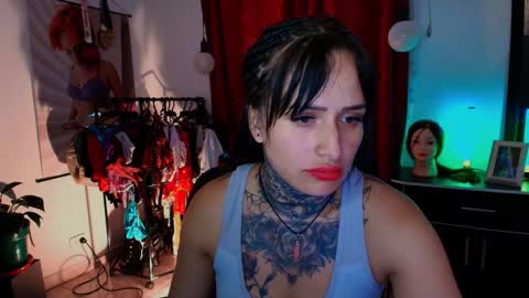 Snapshot of tinnadawson chatting on January 7, 12:46 am I AM BELLA ----------- follow my IG TINNS 69 online show from January 7, 12:46 am