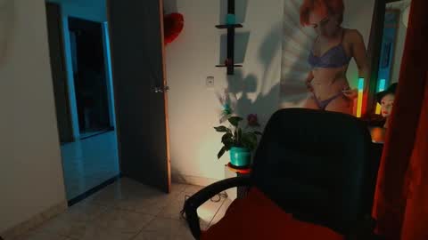 Snapshot of tinnadawson chatting on March 17, 1:32 am I AM BELLA ----------- follow my IG TINNS 69 online show from March 17, 1:32 am