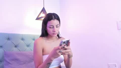 Snapshot of tinny_and_candy chatting on December 9, 4:47 pm TINNY AND CANDY online show from December 9, 4:47 pm