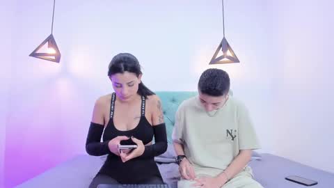 Snapshot of tinny_and_candy chatting on December 17, 2:00 pm TINNY AND CANDY online show from December 17, 2:00 pm