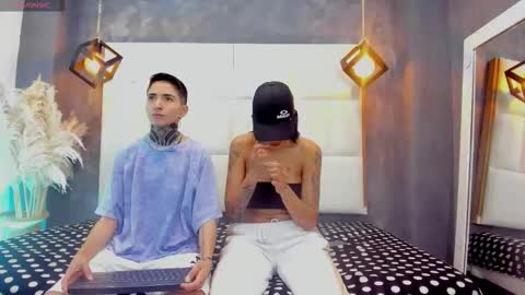 Snapshot of tinny_and_candy chatting on October 20, 12:27 pm TINNY AND CANDY online show from October 20, 12:27 pm