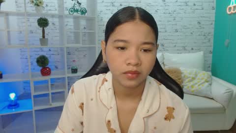 tinny  online show from March 25, 11:38 am