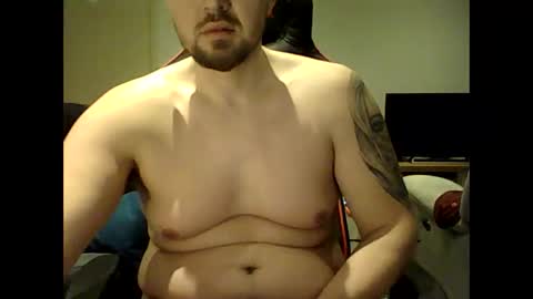 Snapshot of tinstranger33 chatting on December 28, 5:33 am tinstranger33 online show from December 28, 5:33 am