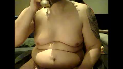 Snapshot of tinstranger33 chatting on November 2, 7:00 am tinstranger33 online show from November 2, 7:00 am