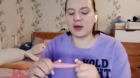 Snapshot of tiny_alkaid chatting on April 5, 4:15 pm tiny_alkaid online show from April 5, 4:15 pm