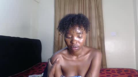 Snapshot of tiny_spoiler chatting on December 16, 5:06 am tiny_spoiler online show from December 16, 5:06 am