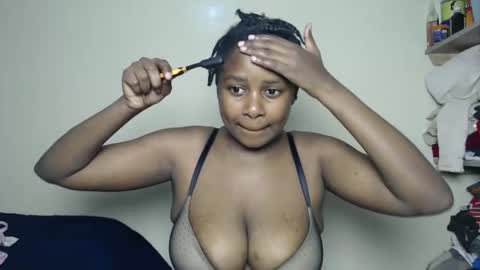 Snapshot of tiny_spoiler chatting on March 9, 9:35 am tiny_spoiler online show from March 9, 9:35 am