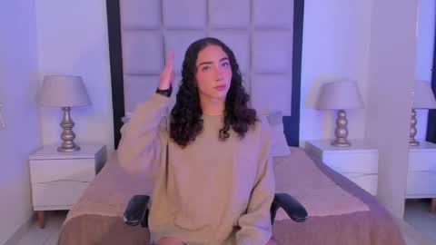 Thomm  Independent Model online show from February 1, 9:13 pm