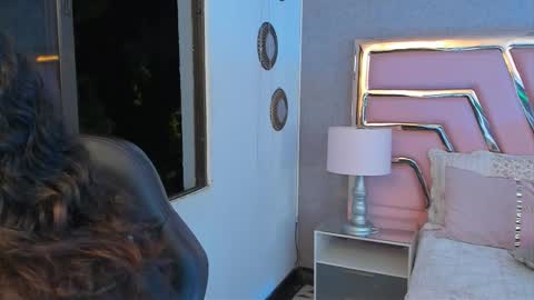 Thomm  Independent Model online show from February 4, 11:53 pm