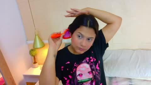 tiny_whore18 online show from May 2, 6:40 am