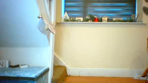 Snapshot of tinyasian911718 chatting on December 29, 1:06 pm Tinyasian911718 sweetinyasian instagram online show from December 29, 1:06 pm