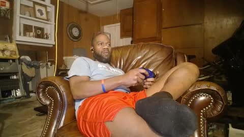 tinycock_1979 online show from October 28, 6:28 am