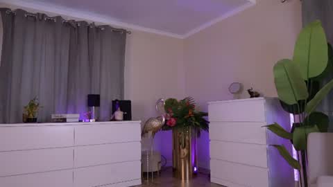 Anissa online show from June 18, 3:27 pm