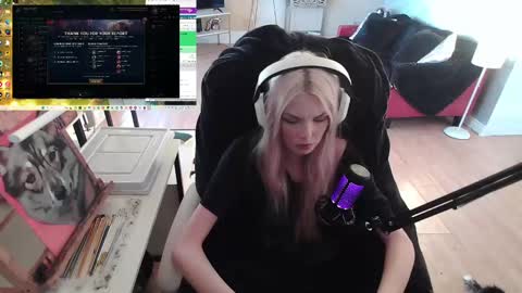 stage Kylie Sinner  brand CLITBAIT online show from February 8, 9:15 pm