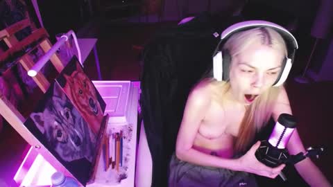 stage Kylie Sinner  brand CLITBAIT online show from February 12, 10:26 pm