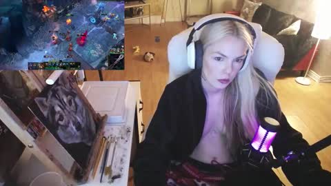 stage Kylie Sinner  brand CLITBAIT online show from February 15, 2:04 am