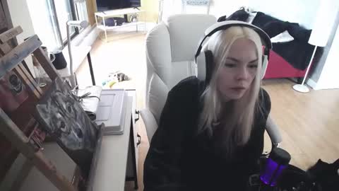 stage Kylie Sinner  brand CLITBAIT online show from February 26, 3:52 pm