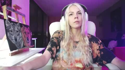 stage Kylie Sinner  brand CLITBAIT online show from September 28, 11:10 pm